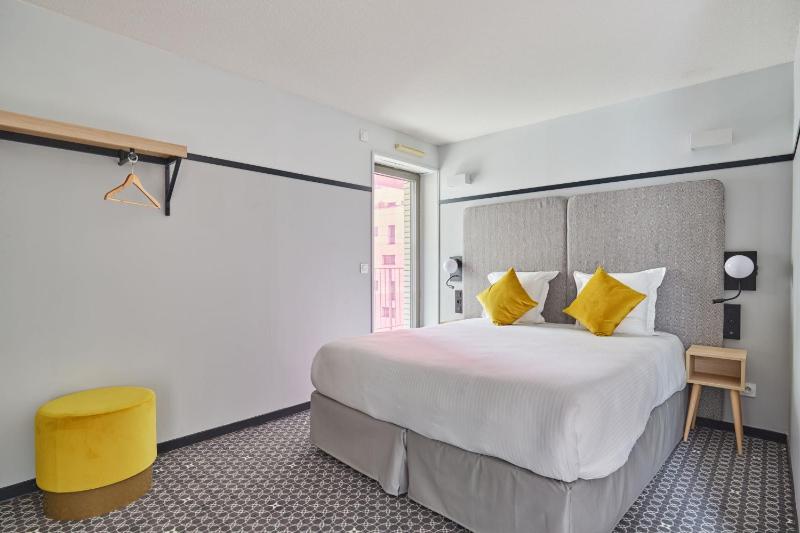 Comfort Suite (2-4 Adults) image 2