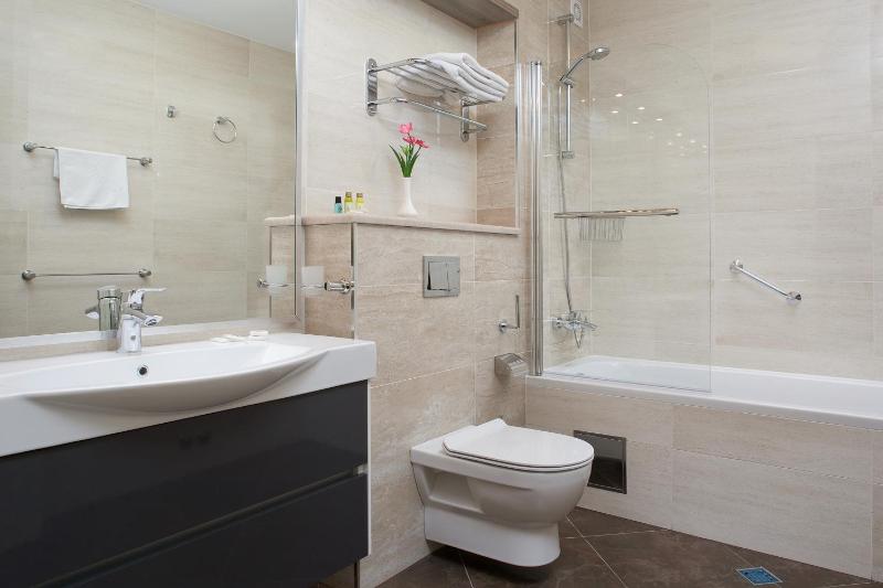 Comfort Double Room with Balcony image 2