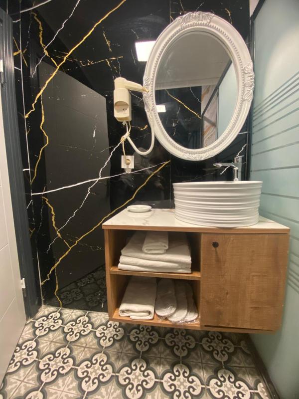 Double Room with Private Bathroom image 4
