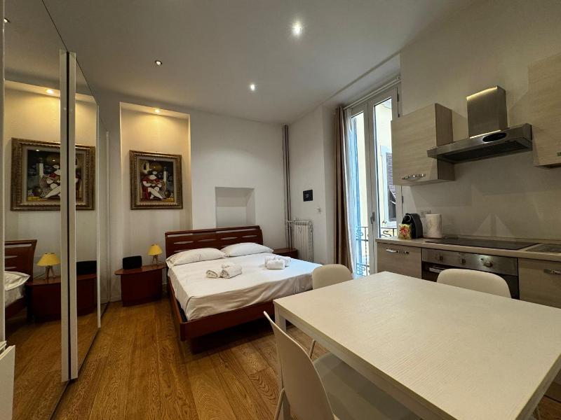 One-Bedroom Apartment image 4