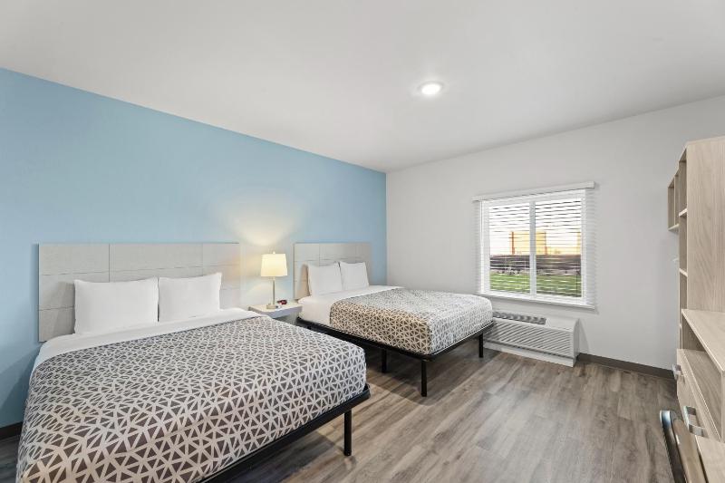 Queen Suite with Two Queen Beds - Non Smoking image 4