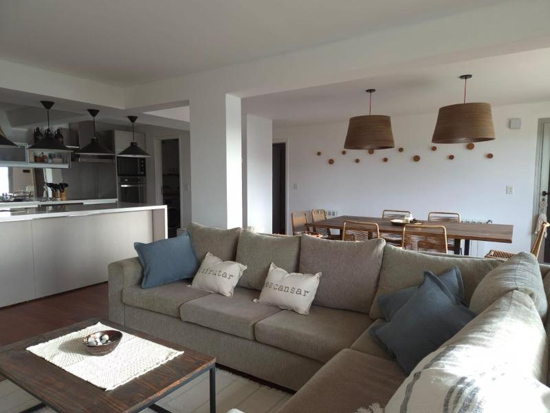 Amplio y Exclusivo frente al lago - image 15