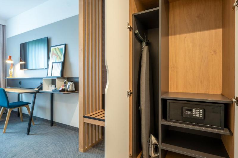 Standard Room image 3