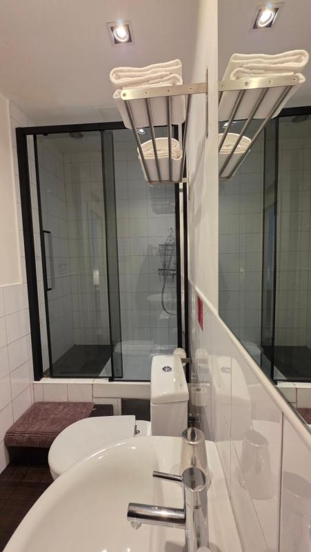 Standard Double Room image 2