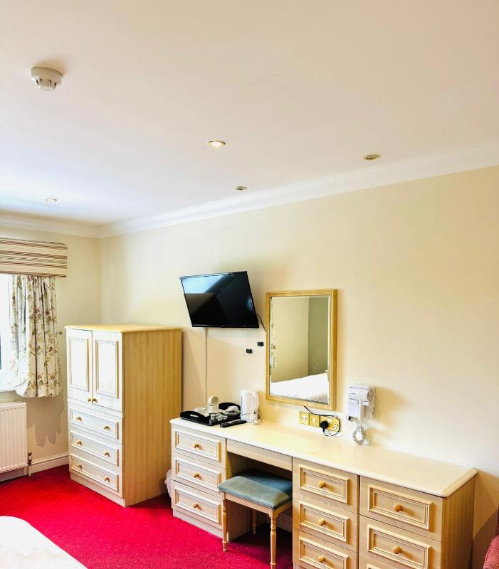 Executive Family Suite image 3