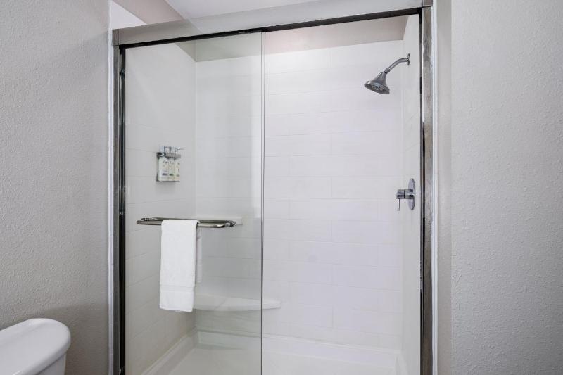 Standard Room image 2