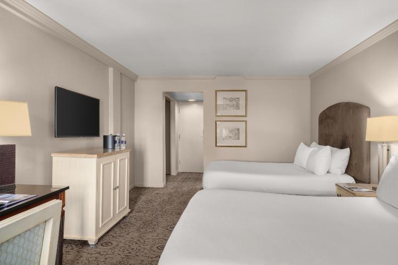 Double Room with Two Double Beds image 3