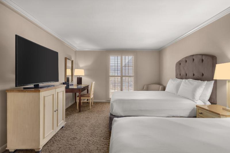 Double Room with Two Double Beds image 4