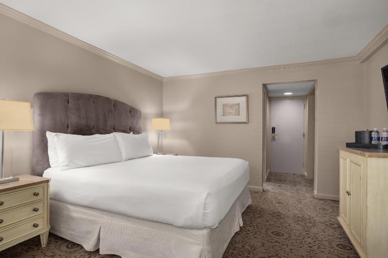 King Room image 3