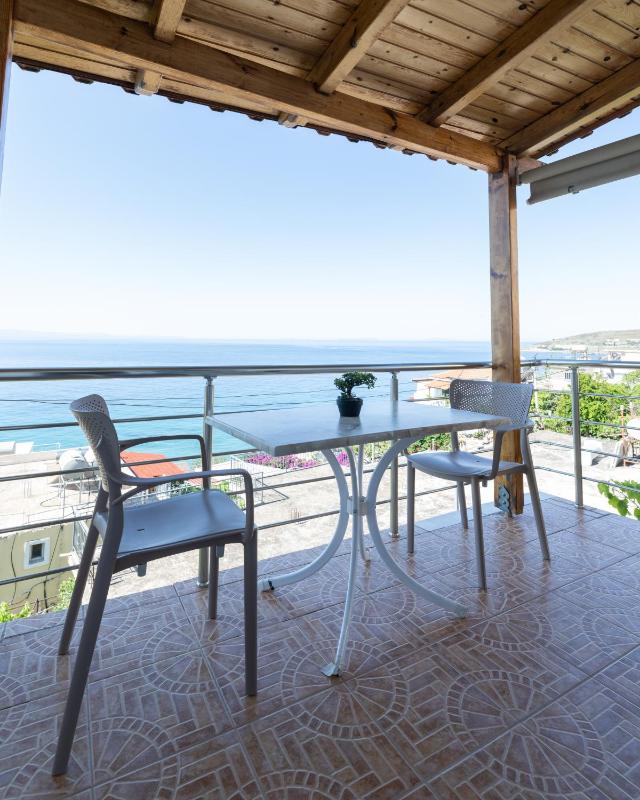 Double or Twin Room with Sea View image 4