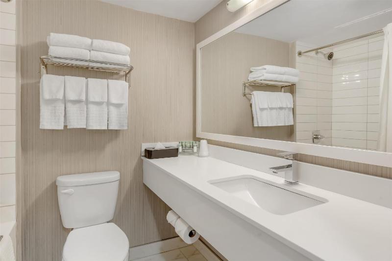Best Western Cedar Park Inn - image 50
