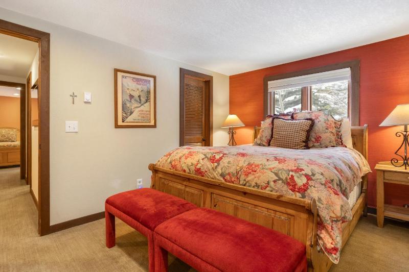 Foosball Table 4 Bedroom Plus Basement Steps from Shuttle Private Setting - image 25