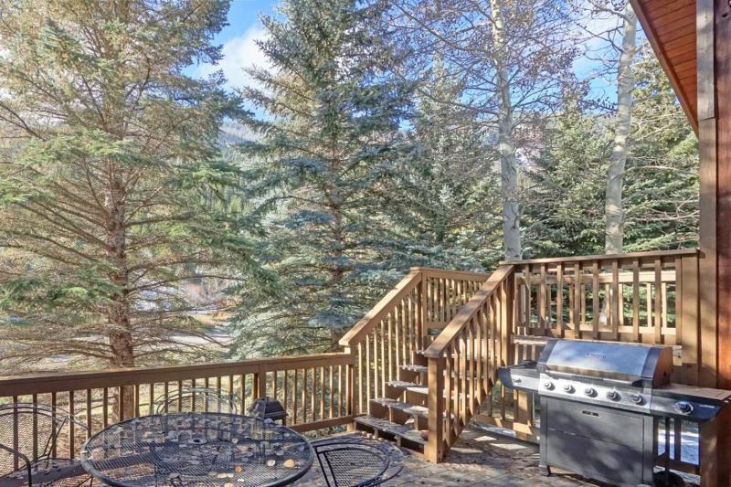 Foosball Table 4 Bedroom Plus Basement Steps from Shuttle Private Setting - image 39