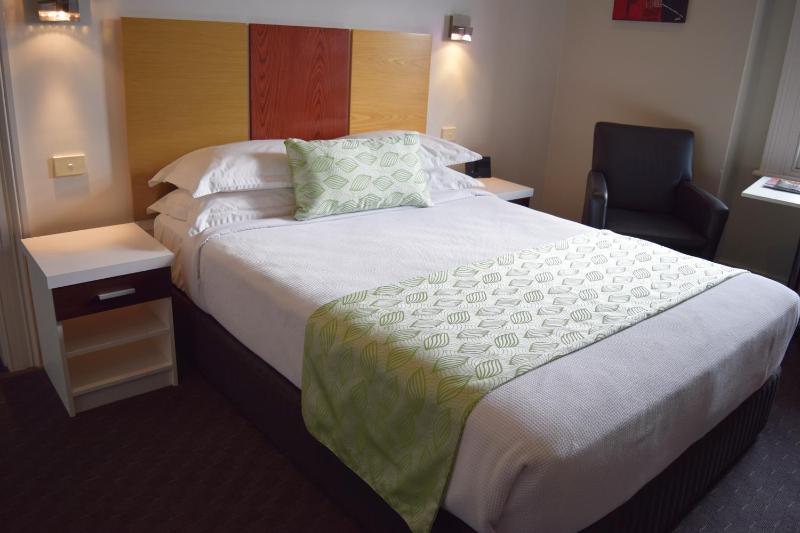 Deluxe Queen Room