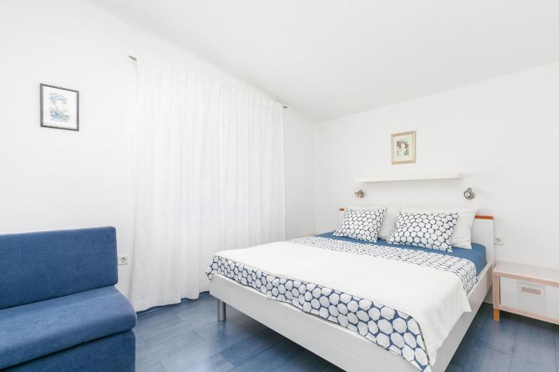 Apartments by the sea Razanj Rogoznica - 12733 - image 4