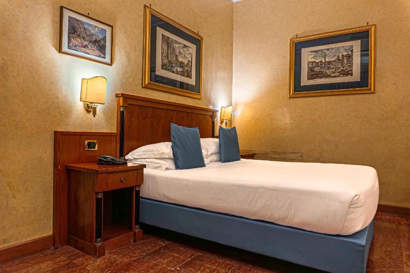 Double or Twin Room image 3