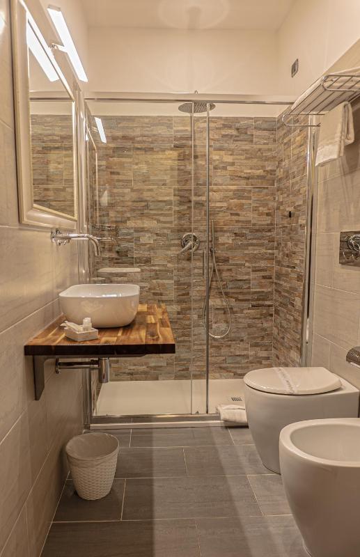 Economy Quadruple Room image 2