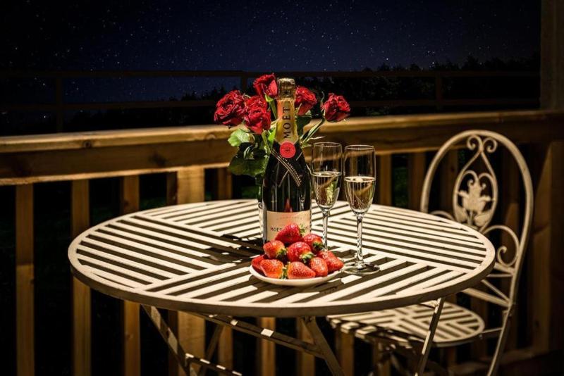 The Luxury Spa Lodge image 4