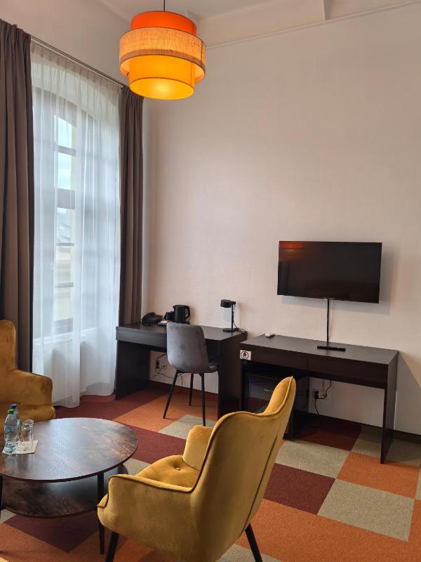 Deluxe Triple Room image 4
