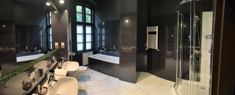 Deluxe Triple Room image 2