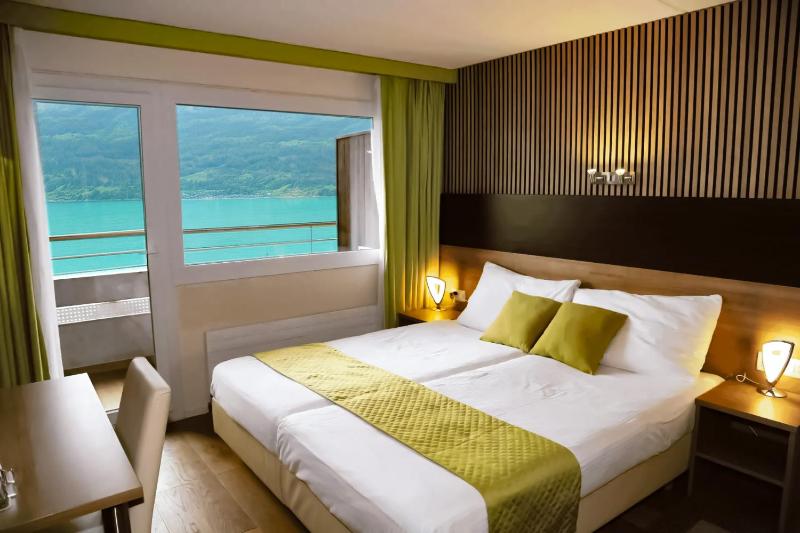 Deluxe Double Room with Balcony and Lake View image 1