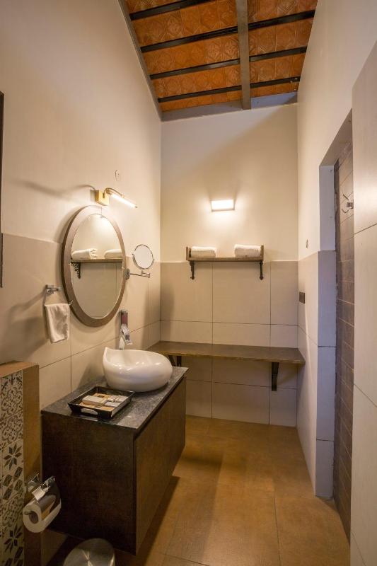 Nirantara Resort & Spa - image 4