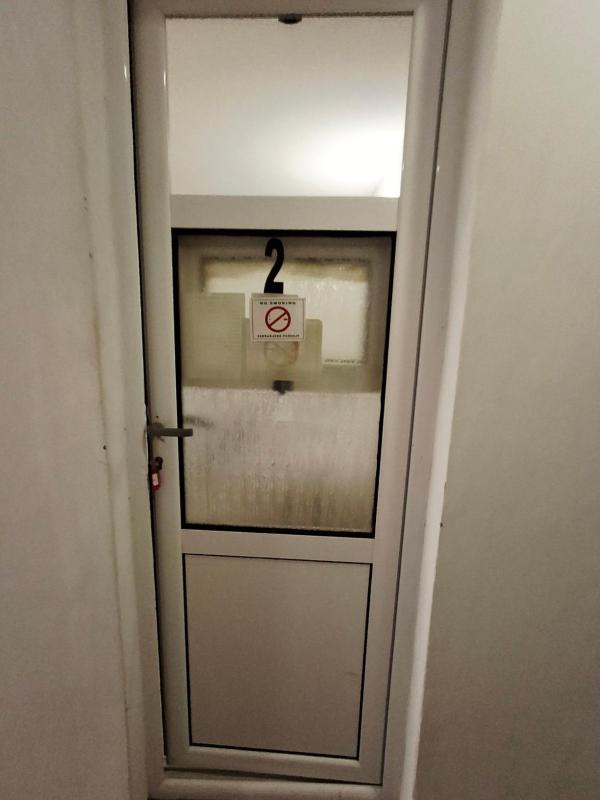 Twin Room with Bathroom image 3