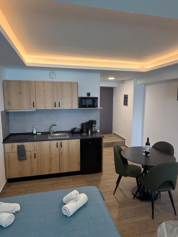 One-Bedroom Apartment with Sea View image 1