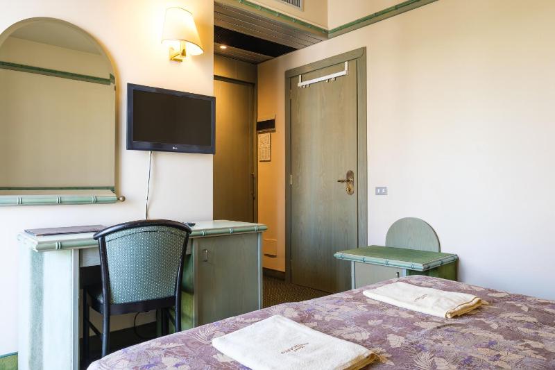 Hotel Montecarlo - image 7