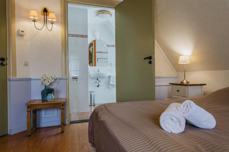 Large Double Room image 2