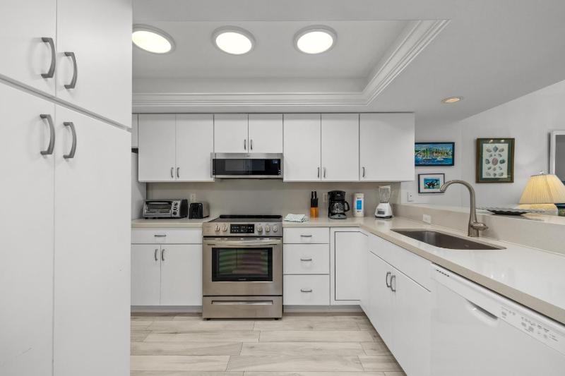 Edgewater Condo Unit #303 Apts - image 23