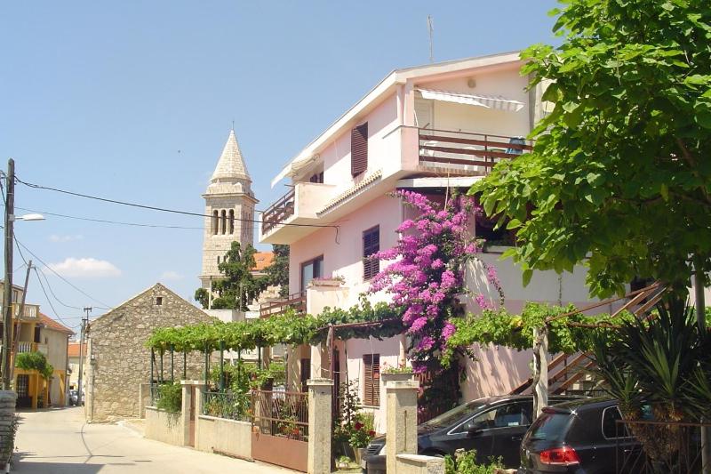 Apartments by the sea Pakostane Biograd - 24548 - image 1
