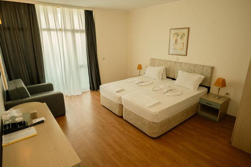 Grand Hotel Nirvana - All Inclusive & Free Beach Access - image 28