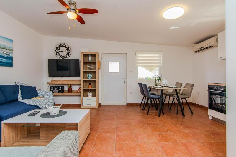 Apartments by the sea Vir - 24564 - image 5