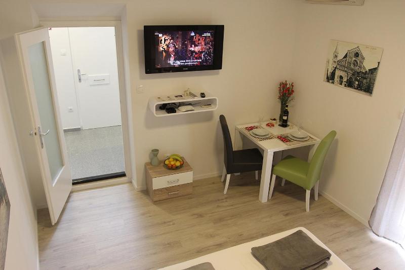 Studio R&B - image 12