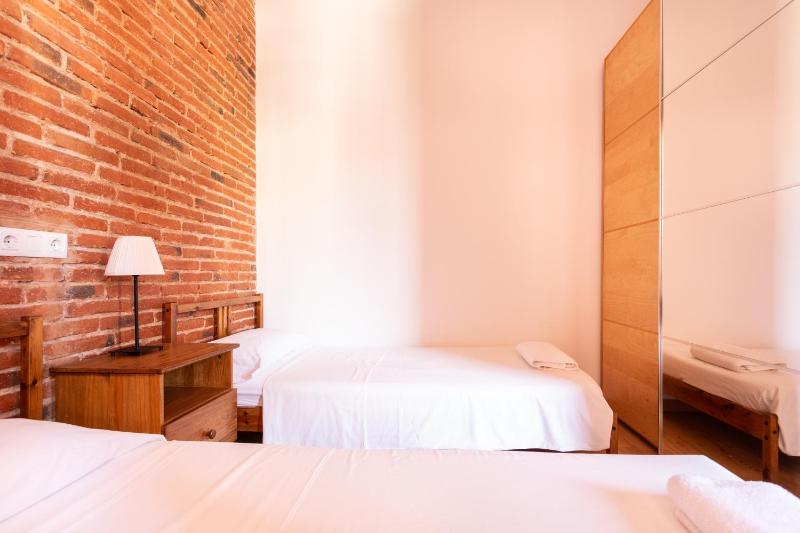 Eixample Sagrada Familia Apartments II - image 6