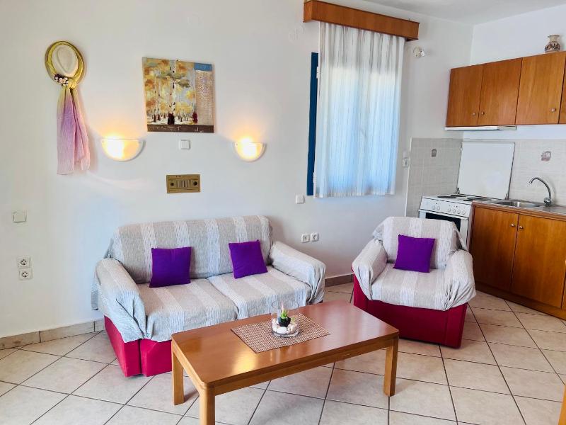One-Bedroom Apartment with Sea View image 3