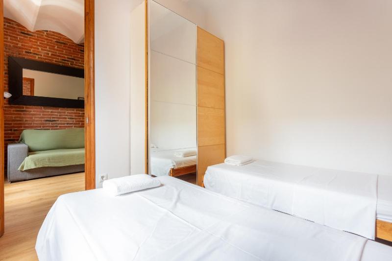 Eixample Sagrada Familia Apartments II - image 13