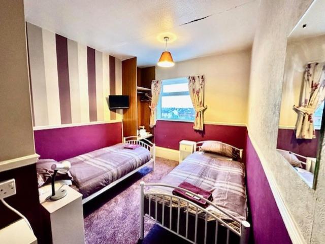 Budget Twin Room image 1