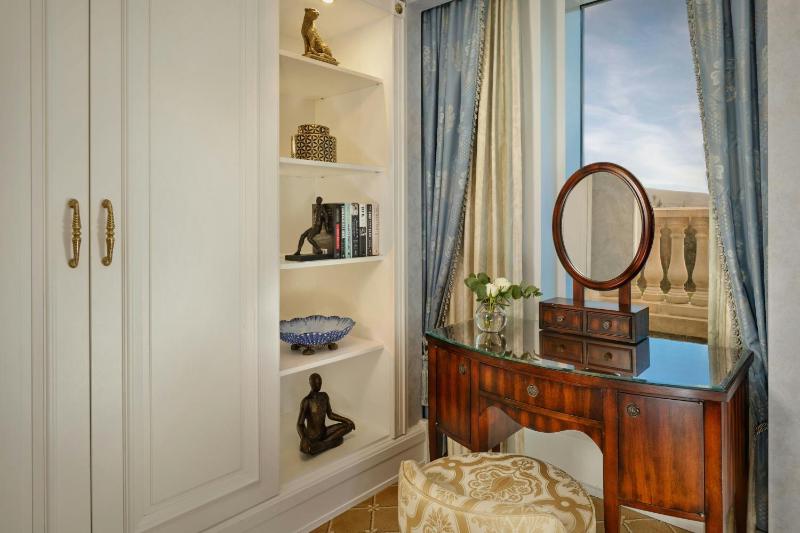 Powerscourt Suite, 1 Bedroom Suite, 1 King image 3