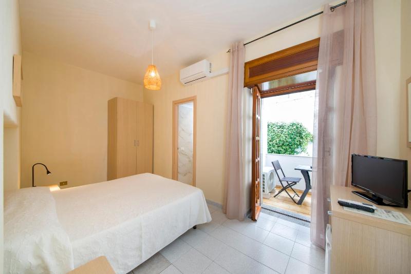 Double Room - Dependance image 3