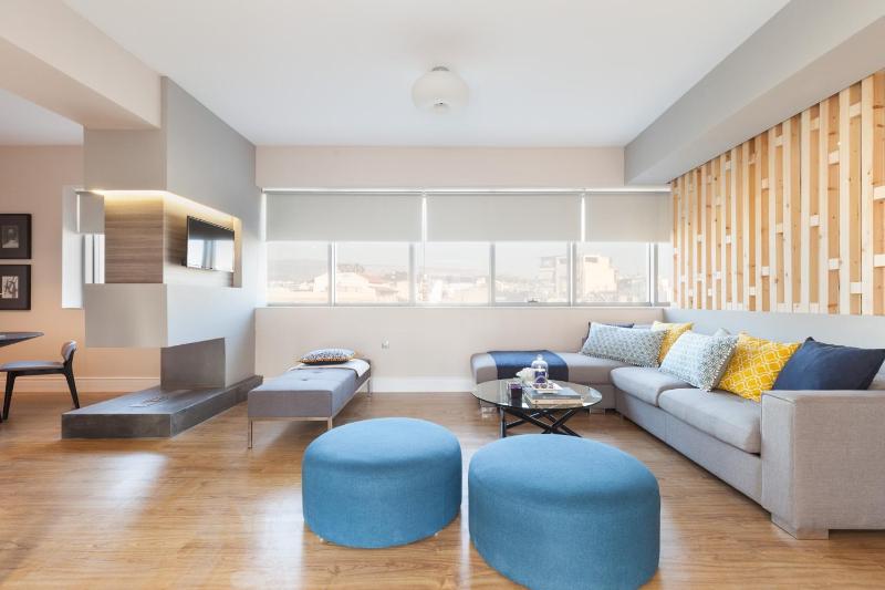 One-Bedroom Superior Suite image 1