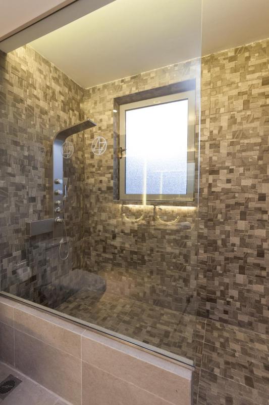 47 Luxury Suites - image 16