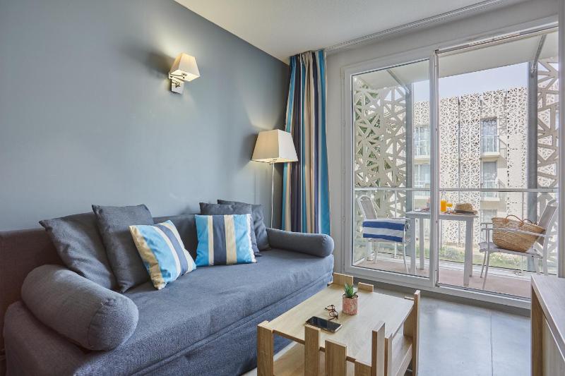 One-Bedroom Apartment image 2