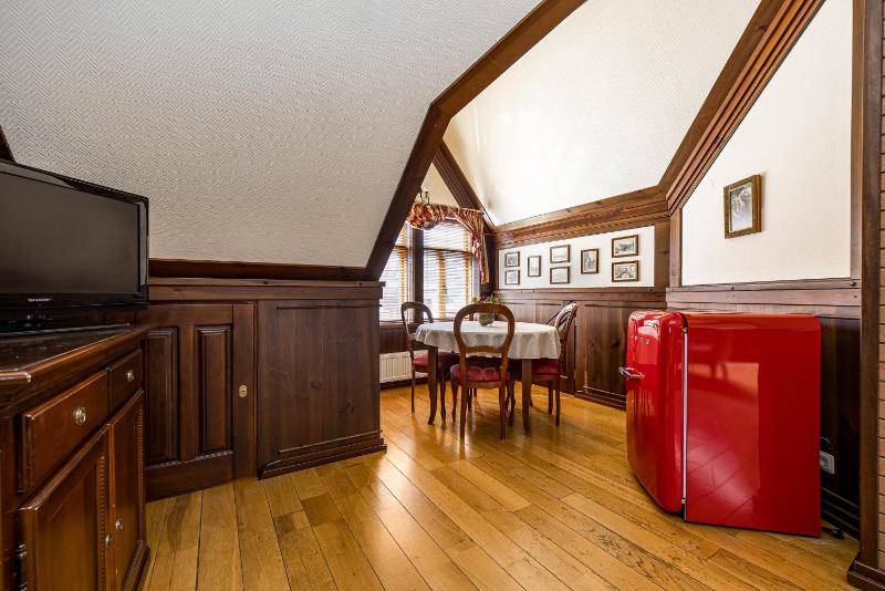 Apartment 1925 - image 3