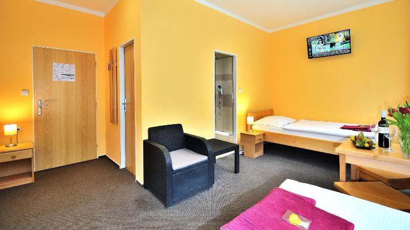 Quadruple Room image 3