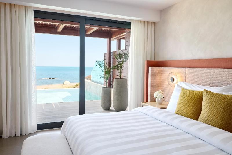 Mediterranean Suite with Private Pool image 3