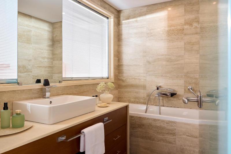 Superior Junior Suite with Private Pool and Sea View  image 4