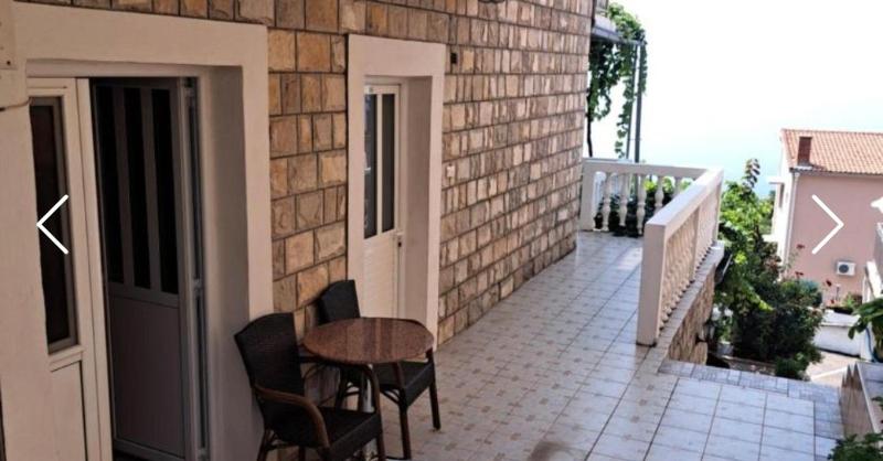 Studio with Terrace image 1