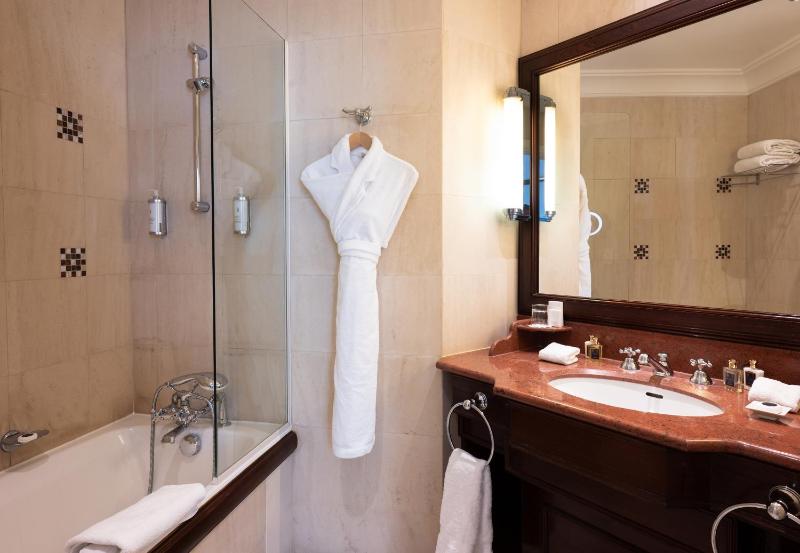 Junior Suite image 2